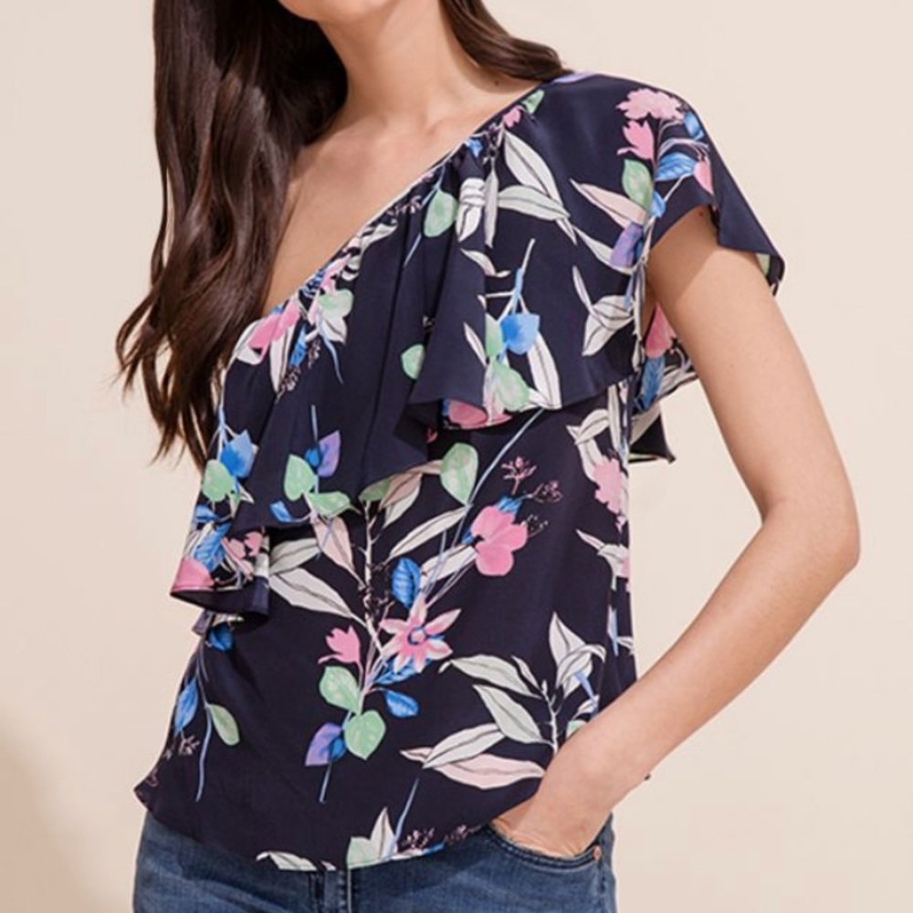 One shoulder top